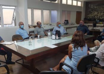 Em reunião com empresários, secretário sinaliza manter restrições por mais uma semana