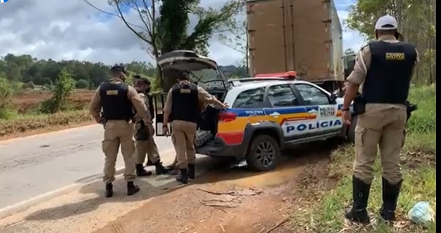 Motorista dirige pela contramão e é preso por embriaguez
