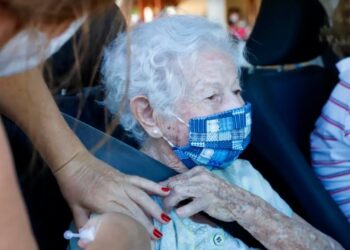 Idosos com 85 anos ou mais serão vacinados na quinta (04) e sexta (05)