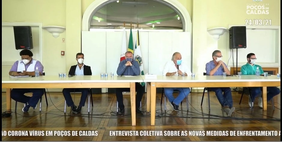 Tratamento precoce e fiscalização no transporte coletivo também foram abordados pelo prefeito e integrantes do Comitê