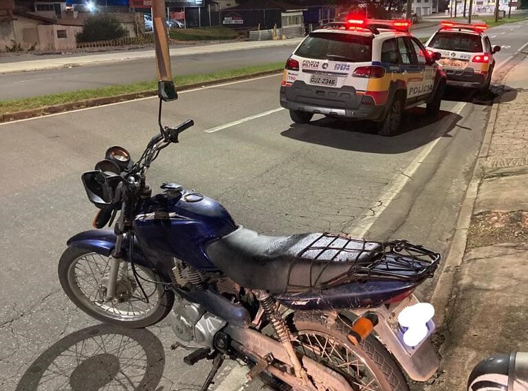 Polícia Militar registra três furtos de veículos, uma moto foi recuperada