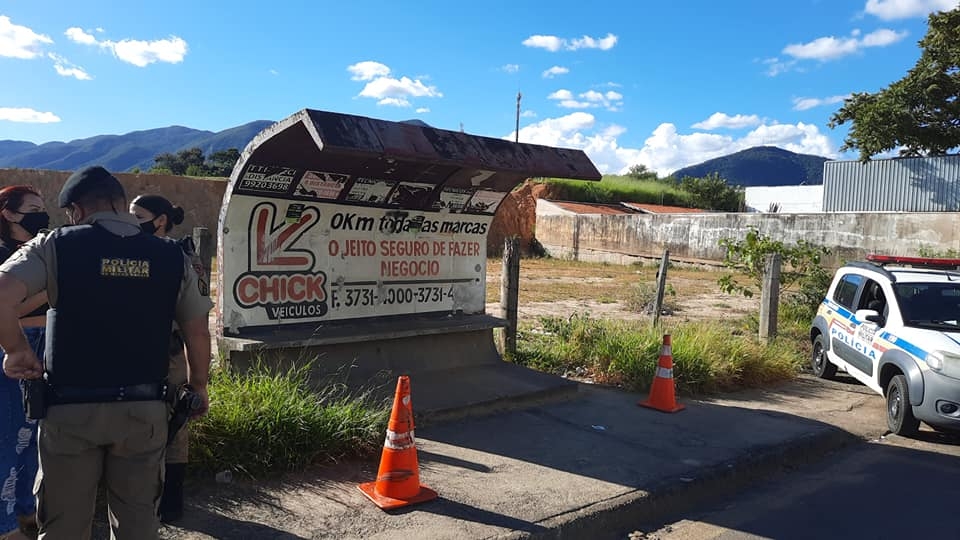 ANDRADAS | Homem morre após ser baleado em ponto de ônibus