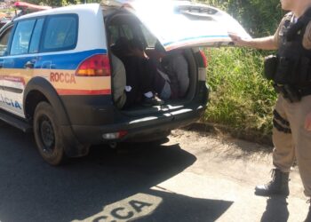 POÇOS DE CALDAS | Mega operação da PM na Vila Rica detém cinco e apreende drogas