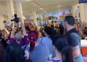 Loja é multada em R$ 6 mil durante inauguração em Poços de Caldas