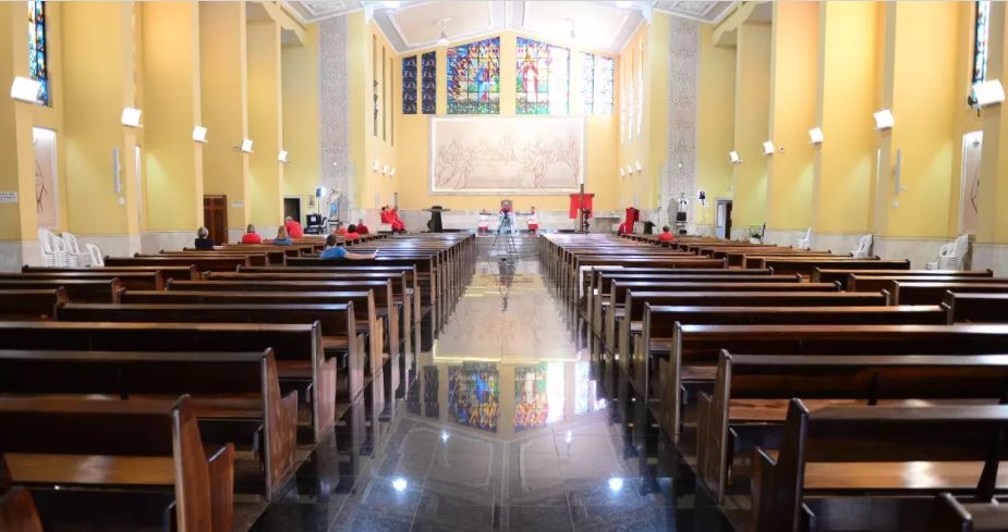 Comitê acata decisão judicial e libera cultos e missas em Poços de Caldas