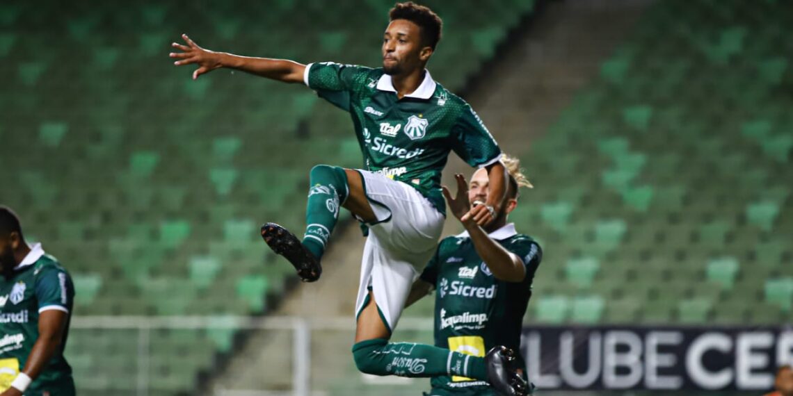 Caldense vence Coimbra e retorna ao G4