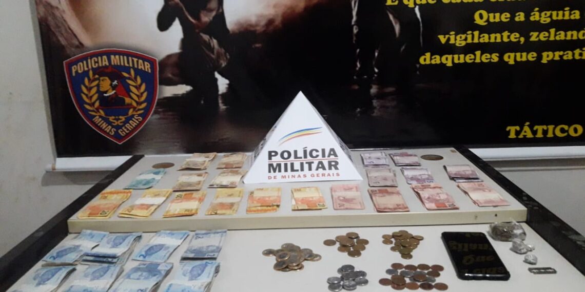 Operação no Santa Rita apreende droga e dinheiro com dois suspeitos