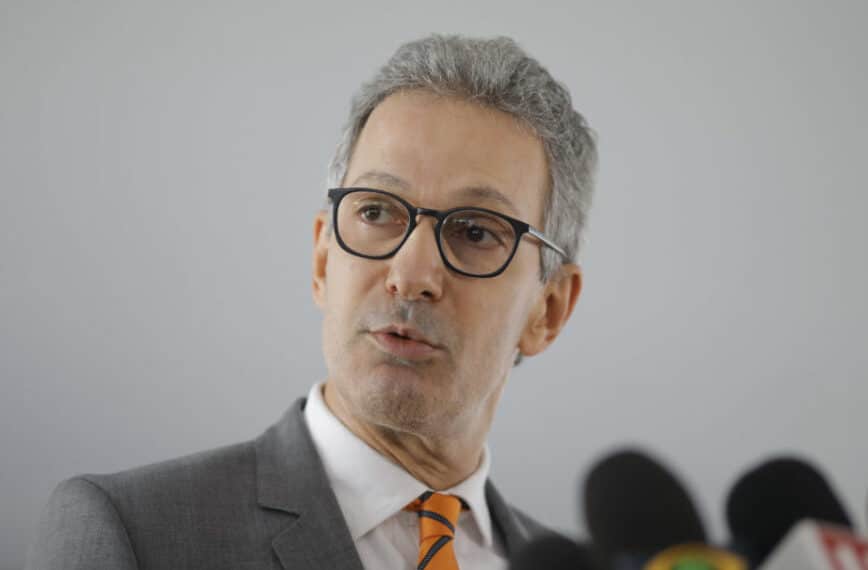 Governador anuncia que comerciantes poderão parcelar conta de água e luz em atraso