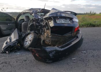 Acidente na Rodovia do Contorno deixa duas pessoas feridas