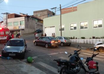 Condutor foge após acidente na zona sul