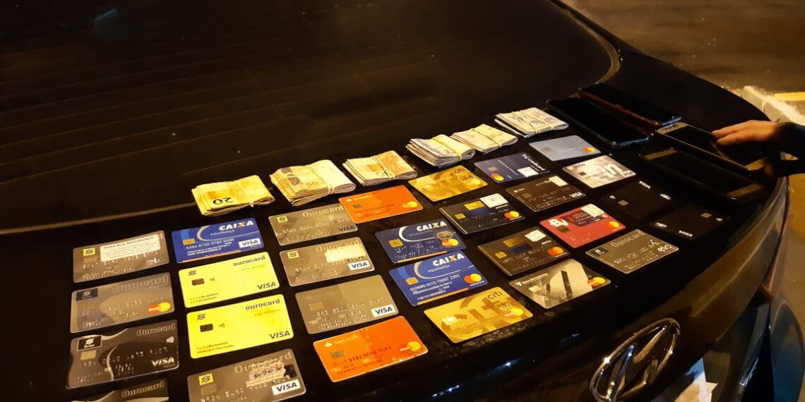 POÇOS DE CALDAS | Casal de estelionatários é detido pela PRF