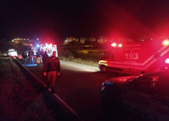 ALFENAS | Quatro pessoas ficam feridas após bater o carro em uma vaca