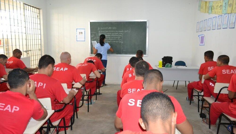 Sejusp abre concurso para auxiliar educacional