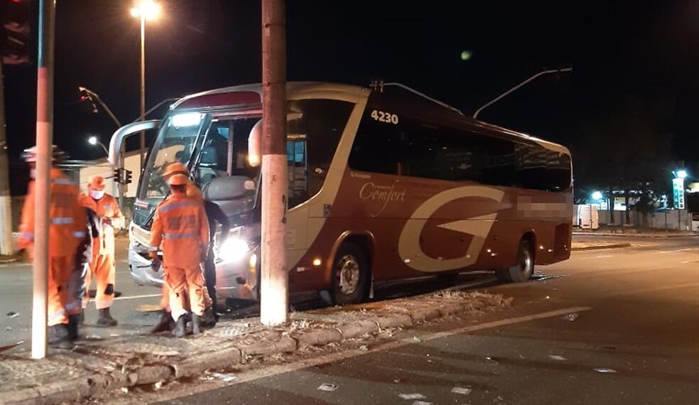 VARGINHA| Acidente entre ônibus e carro mata um recém-nascido e duas pessoas ficam feridas