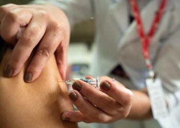 Vacinação contra gripe e Covid: veja onde será a vacinação no Leste Paulista na região de cobertura da rádio Onda Poços