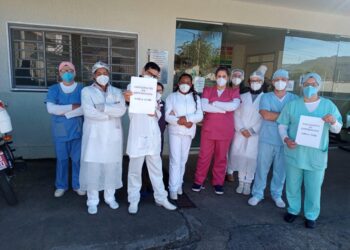 POÇOS DE CALDAS | Enfermeiros participam de ato simbólico em prol do piso salarial