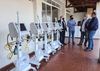 POÇOS DE CALDAS | Santa Casa recebe respiradores doados pela PUC Minas