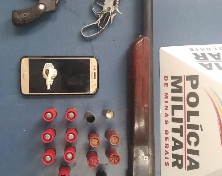 BOTELHOS |  Mãe é presa por porte ilegal de armas e filho também é detido