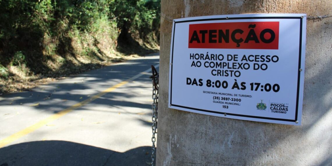 POÇOS DE CALDAS | Secretaria de Turismo fixa placas de conscientização nos pontos turísticos