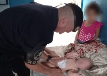 MOGI GUAÇU | Enquanto mãe recebia atendimento por crise psíquica, GCMs cuidam de crianças