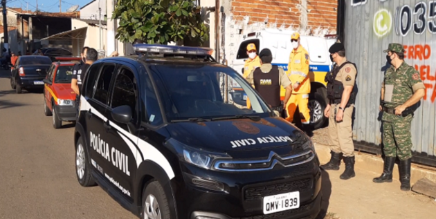 GUAXUPÉ | PM e PC realizam operação de fiscalização de sucateiros