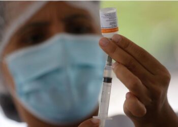 COVID-19 | Vacinação de profissionais da educação será antecipada