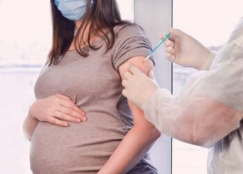 POÇOS DE CALDAS | Vacinação da Astrazeneca em gestantes com comorbidades é suspensa