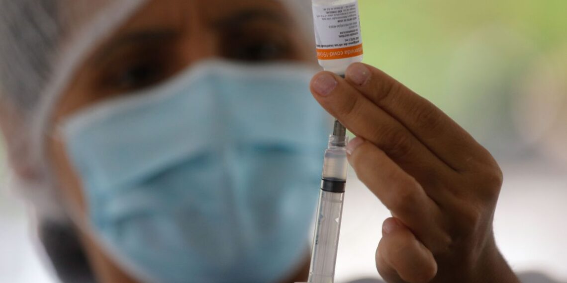 COVID-19 | Vacinação de profissionais da educação será antecipada