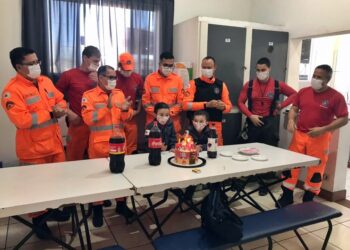 POÇOS DE CALDAS | Gêmeas ganham festa de aniversário com o Corpo de Bombeiros