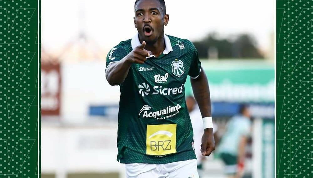 POÇOS DE CALDAS | Caldense vence Uberlândia e alcança líder da Série D