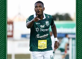 POÇOS DE CALDAS | Caldense vence Uberlândia e alcança líder da Série D