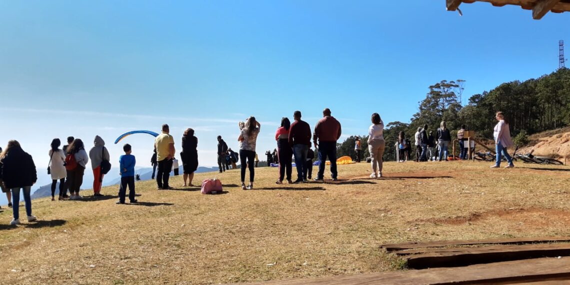 POÇOS DE CALDAS | Acesso ao Cristo e a rampa é fechado momentaneamente após aglomeração