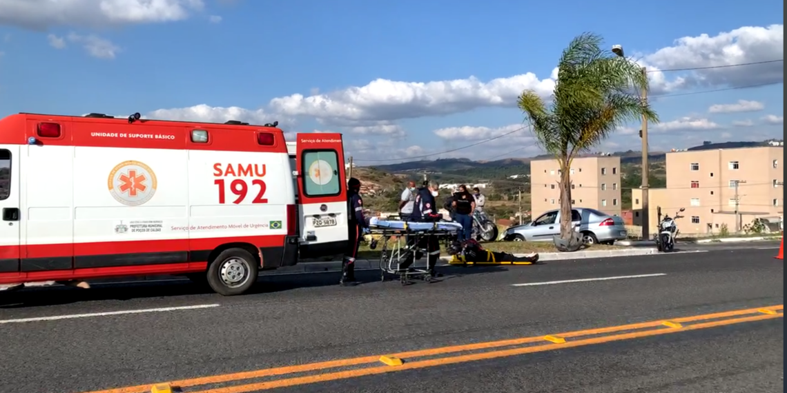 POÇOS DE CALDAS | Colisão na rodovia do contorno deixa duas pessoas feridas