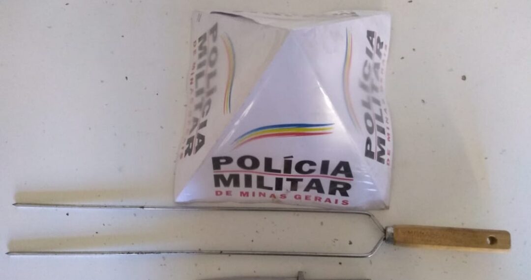 CABO VERDE | Homem é preso após ameaçar outro com espeto de churrasco