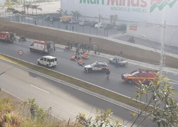POÇOS DE CALDAS | Três pessoas ficam feridas em acidente com duas motos