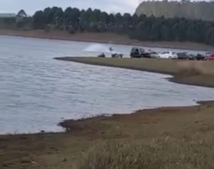 POÇOS DE CALDAS |  Pessoas invadem represa do cipó após retirarem manilhas