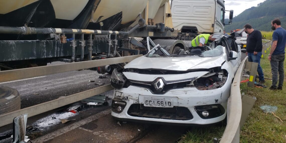 SP-342 | Motorista de carro morre após acidente entre Poços e Águas da Prata