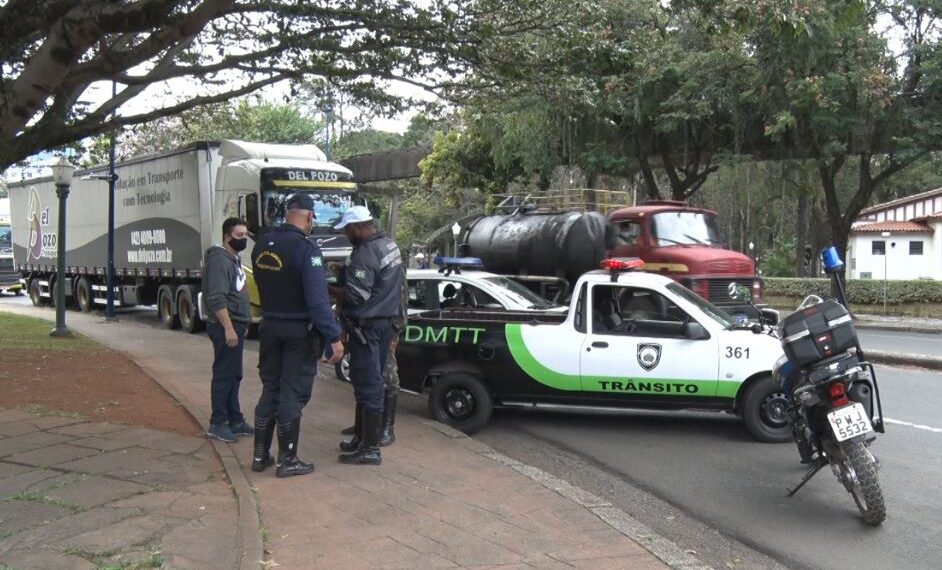 POÇOS DE CALDAS | Operação Carga Pesada segue fiscalizando veículos