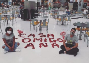 POÇOS DE CALDAS | Jovem pede namorada em casamento no shopping