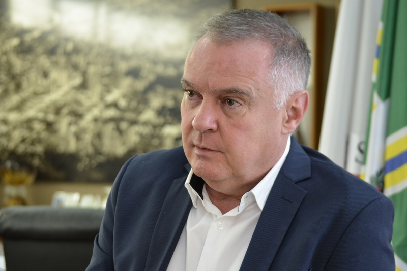 POÇOS DE CALDAS | Prefeito diz que não há espera por UTI e pede a turistas que não visitem a cidade