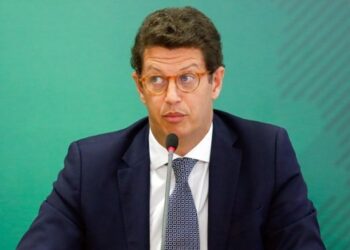 BRASIL | Ministro do Meio Ambiente pede demissão
