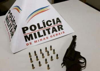 POÇOS DE CALDAS | Dois homens são presos e arma com munições são apreendidas