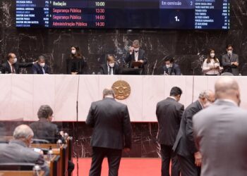 MINAS GERAIS | Aprovada PEC que permite transferência direta a municípios