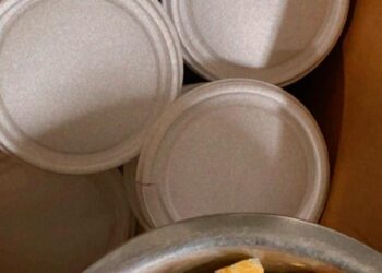 POÇOS DE CALDAS | Grupo de Mulheres ‘Demônias de Saia’ arrecada doações para montar marmitas destinadas à pessoas em situação de rua