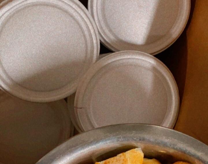 POÇOS DE CALDAS | Grupo de Mulheres ‘Demônias de Saia’ arrecada doações para montar marmitas destinadas à pessoas em situação de rua