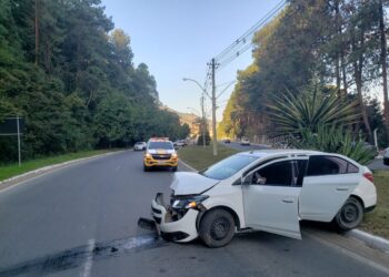 POÇOS DE CALDAS | Acidente na Zona Oeste deixa duas pessoas feridas