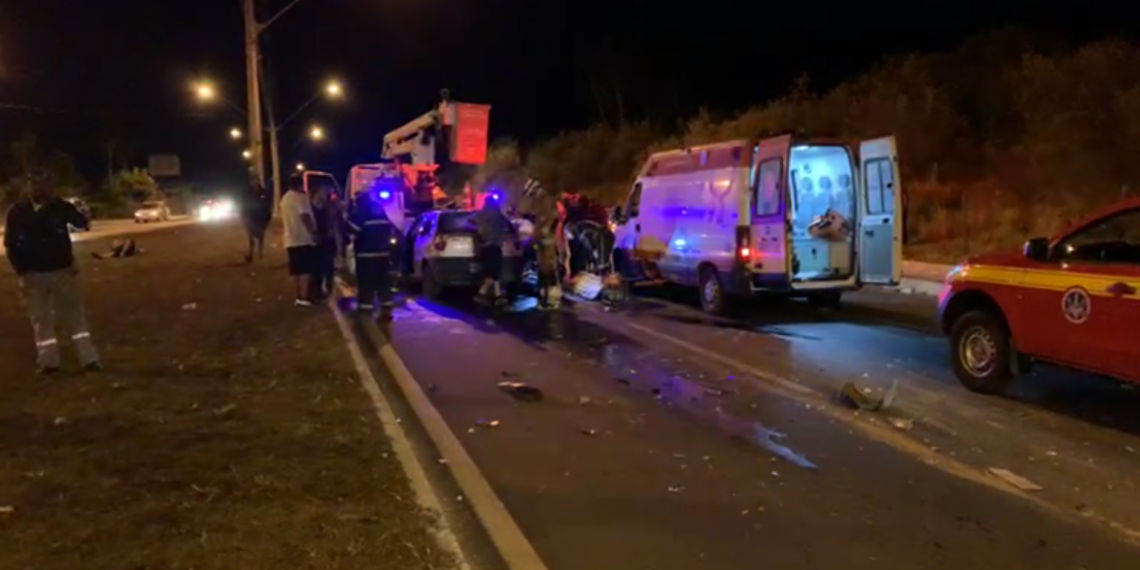 POÇOS DE CALDAS | Acidente deixa três feridos e interdita avenida sentido Zona Zul
