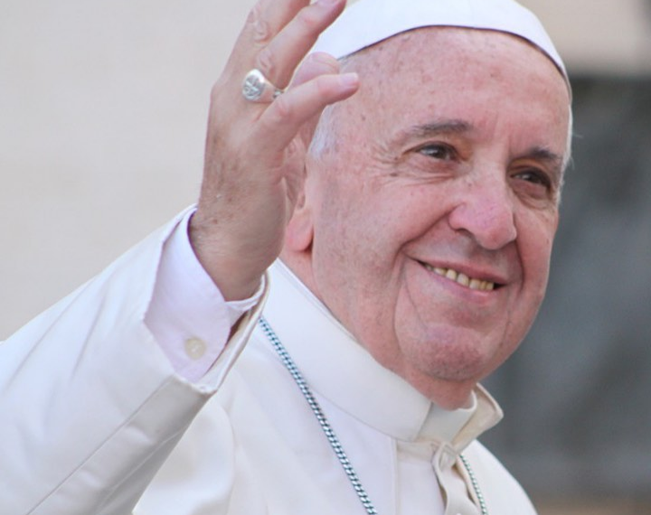 MUNDO | Papa Francisco é internado e passará por cirurgia