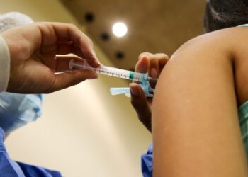 POÇOS DE CALDAS | Pessoas com 45 e 44 anos serão imunizadas até quarta-feira (14)