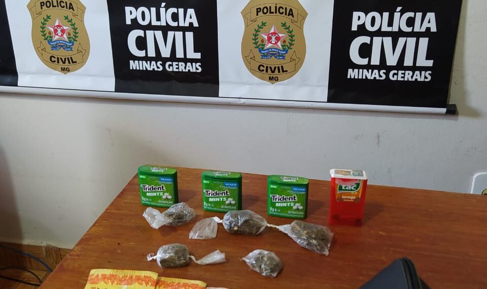 POÇO FUNDO | Mulher é presa suspeita de tráfico de drogas